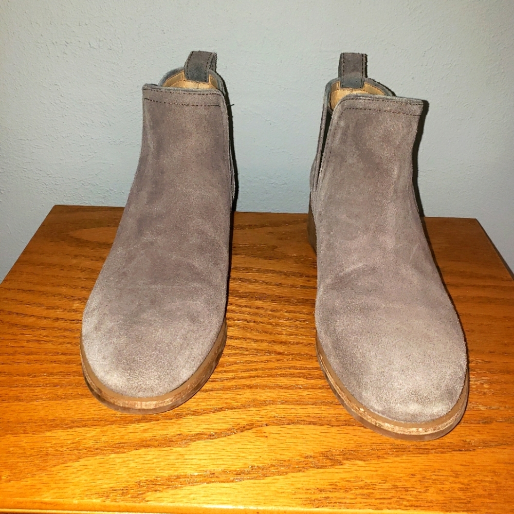Lucky Brand brown suede ankle boots
